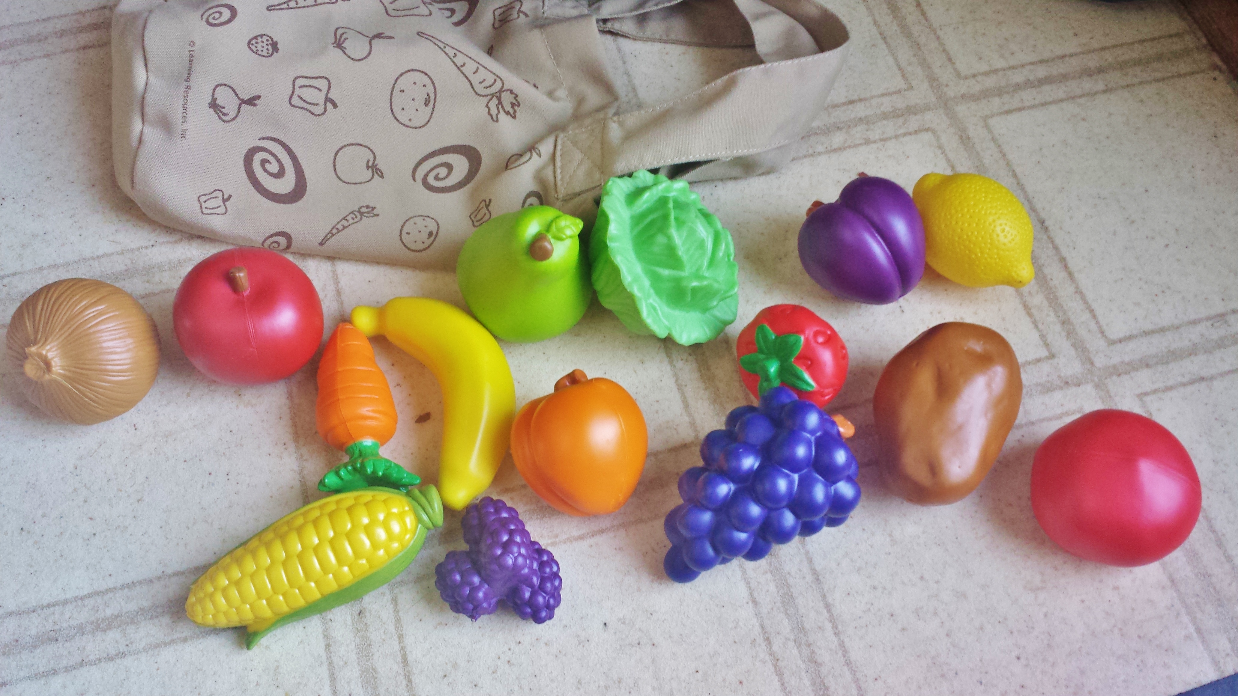 learning resources fruit and veggie tote