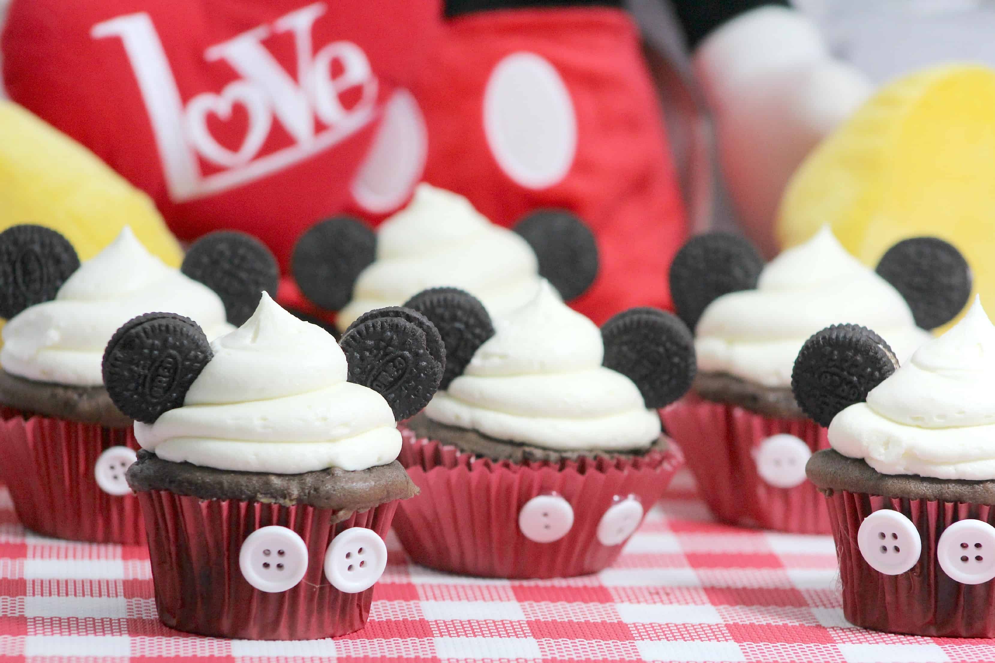 Disney Mickey Mouse Inspired Cupcakes Tutorial #DisneySide - Surviving