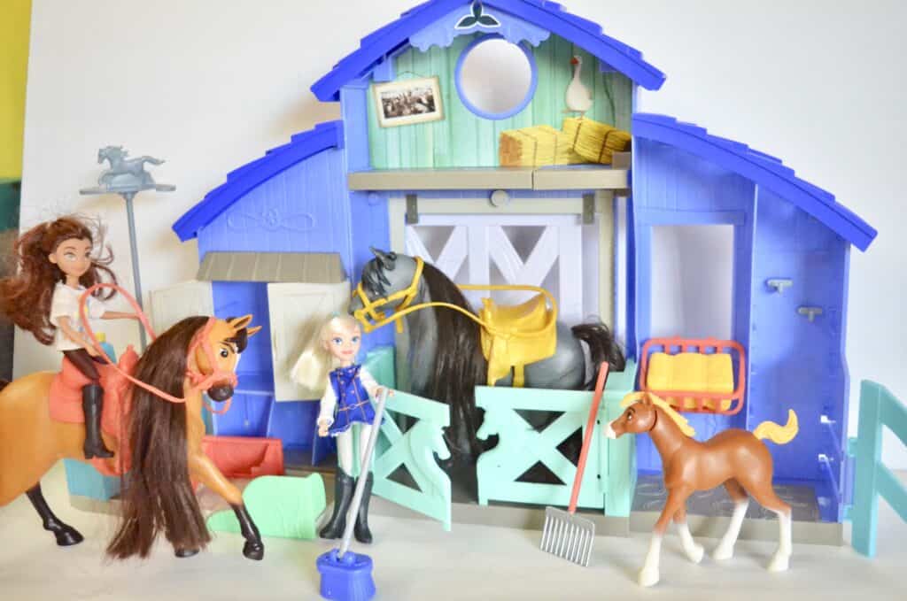 riding toy horse with stable